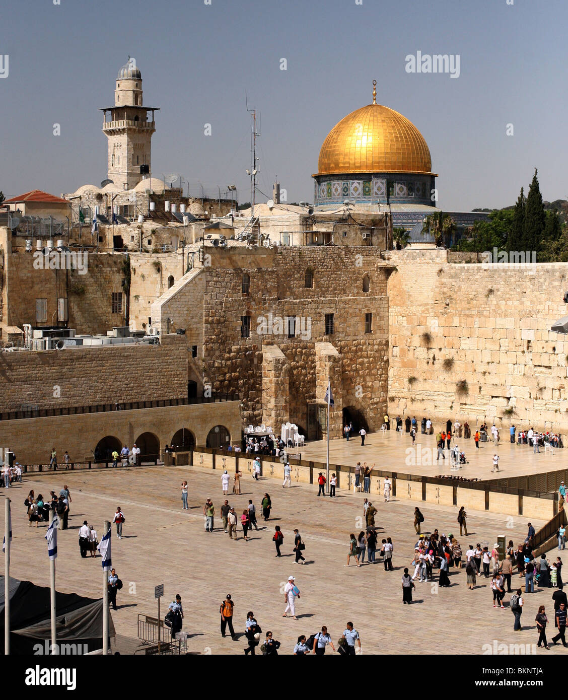 Parete occidentale Plaza e la Cupola della roccia a Gerusalemme Foto Stock
