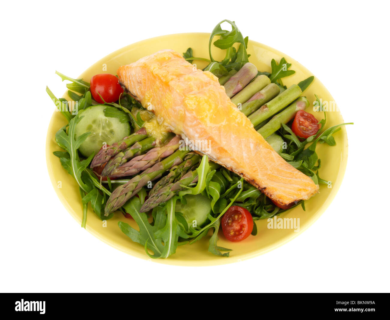 Bistecca di salmone con Alioli e insalata mista Foto Stock