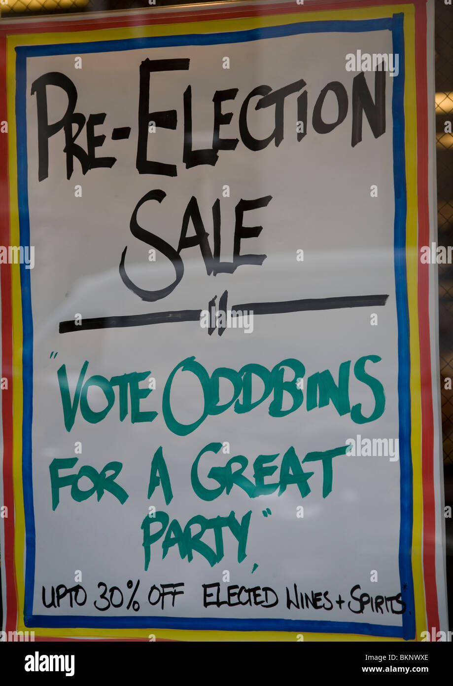 Pre-elettorale poster di vendita a Oddbins off licenza, Londra, Inghilterra Foto Stock