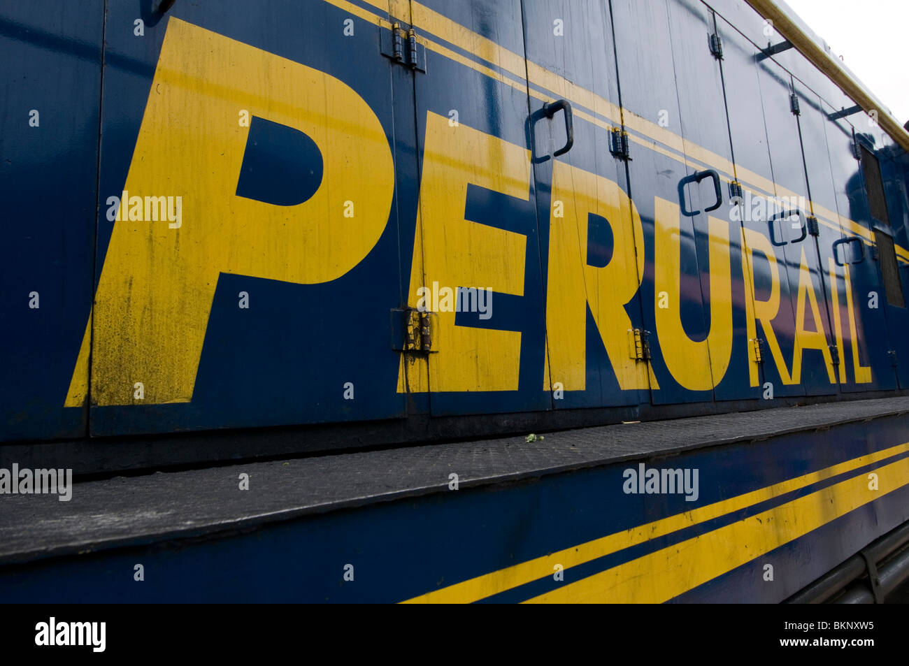 Il Perù convoglio ferroviario sul modo di Machu Picchu, Perù. Foto Stock