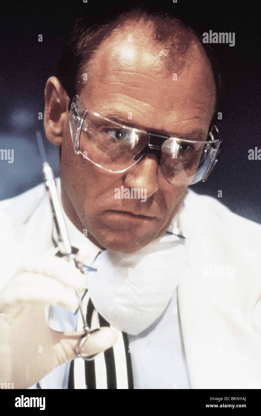 Il dentista (1996) CORBIN BERNSEN DEN 001-01 Foto Stock