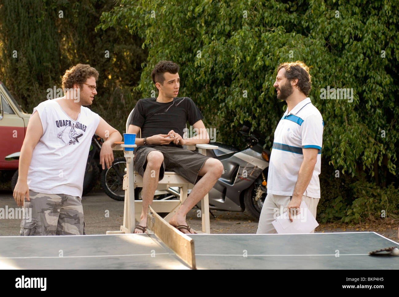 Sul set, riprese (ALT), dietro le quinte, O/S "battuto su" (2007) di Judd Apatow (DIR), Seth Rogen, JAY BARUCHEL KNOC 001-15 Foto Stock