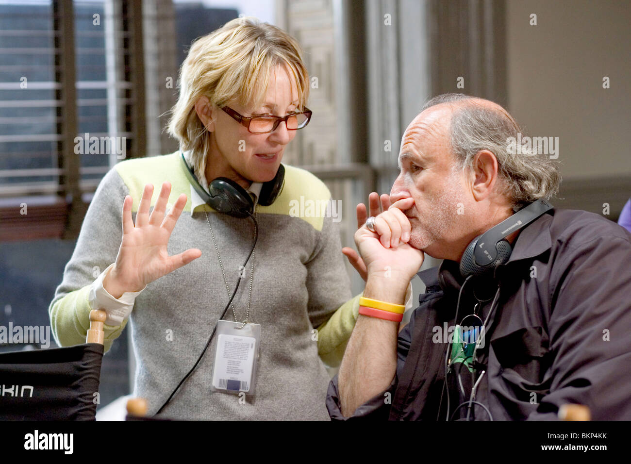 Sul set, riprese (ALT), dietro le quinte, O/S 'Uomo Ragno 3 (2007)' Spiderman 3 (ALT) LAURA LUCHERINO (PROD), Avi Arad (PROD) SPM3 Foto Stock