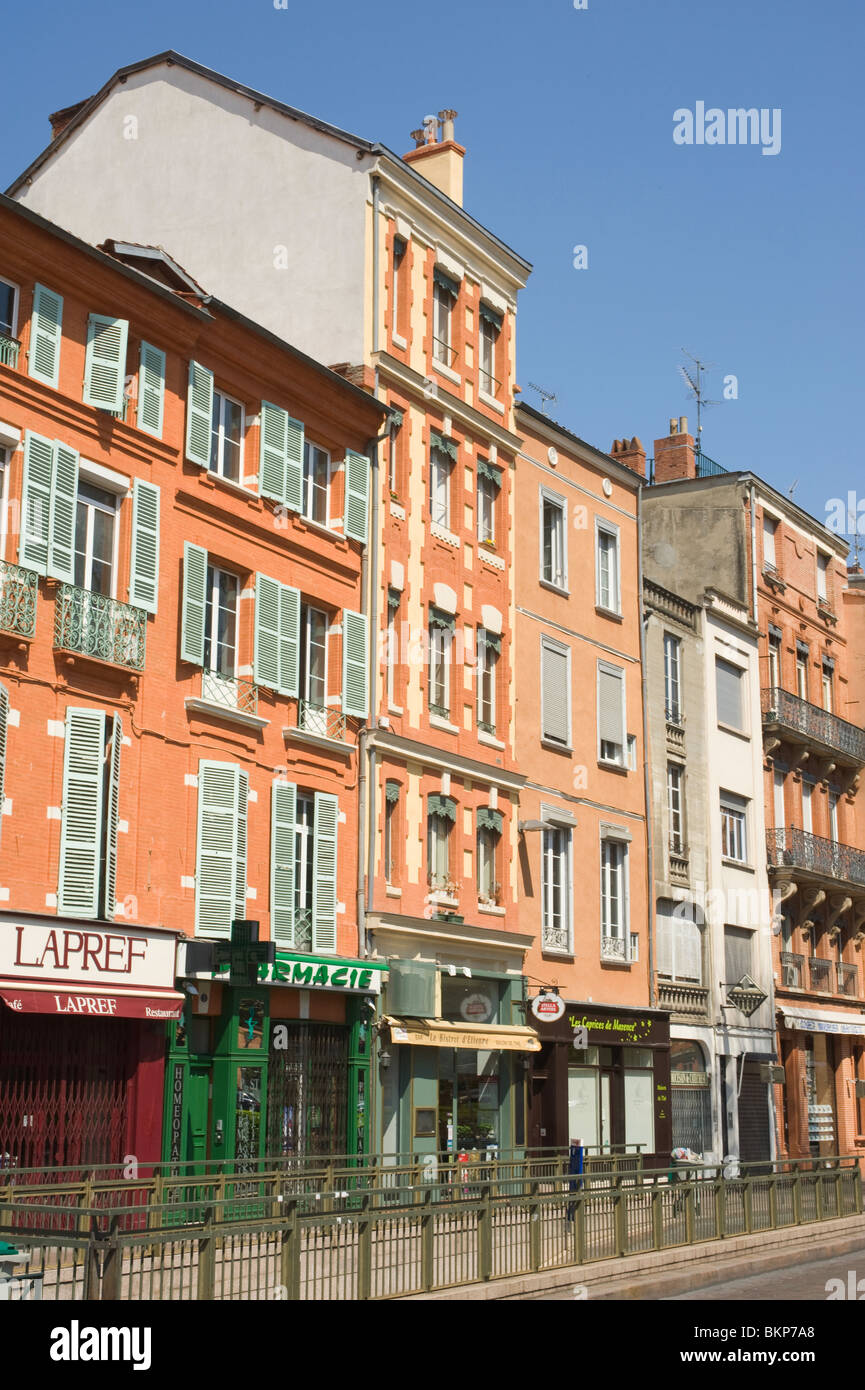 Bella Rosa colorata architettura classica in Rue Riguepels Toulouse Haute Garonne Midi-Pirenei Francia Foto Stock