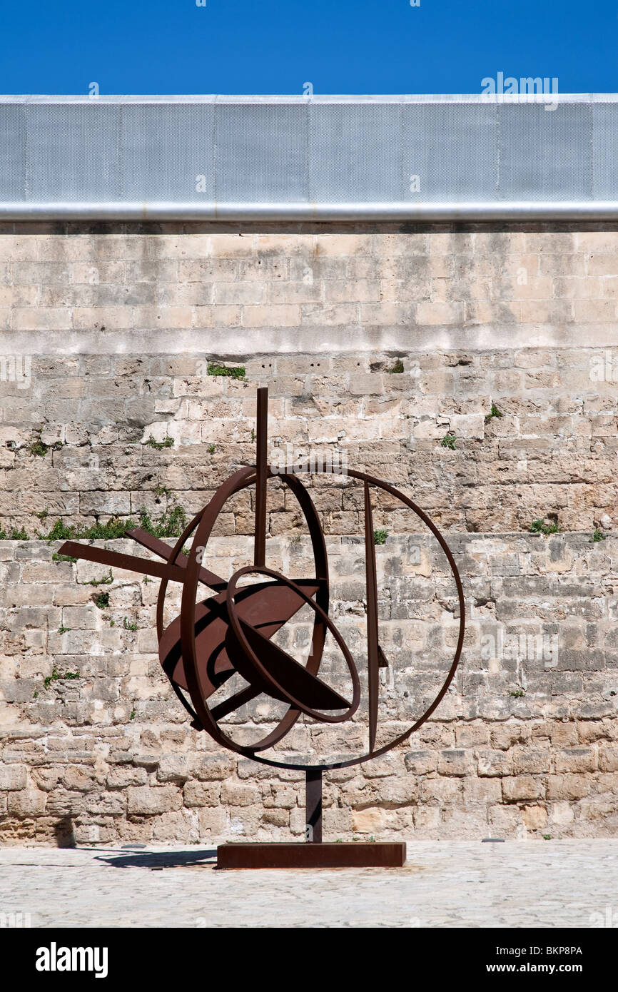 La scultura di Jorge Oteiza. Titolo: Hillargia (2003). Es Baluard Museo di Arte Moderna e Contemporanea. Palma de Mallorca. Spagna Foto Stock