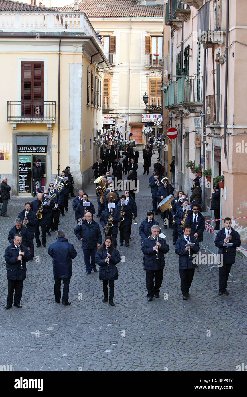 Parte del Venerdì Santo le processioni di Sulmona, Abruzzo, Italia Foto Stock