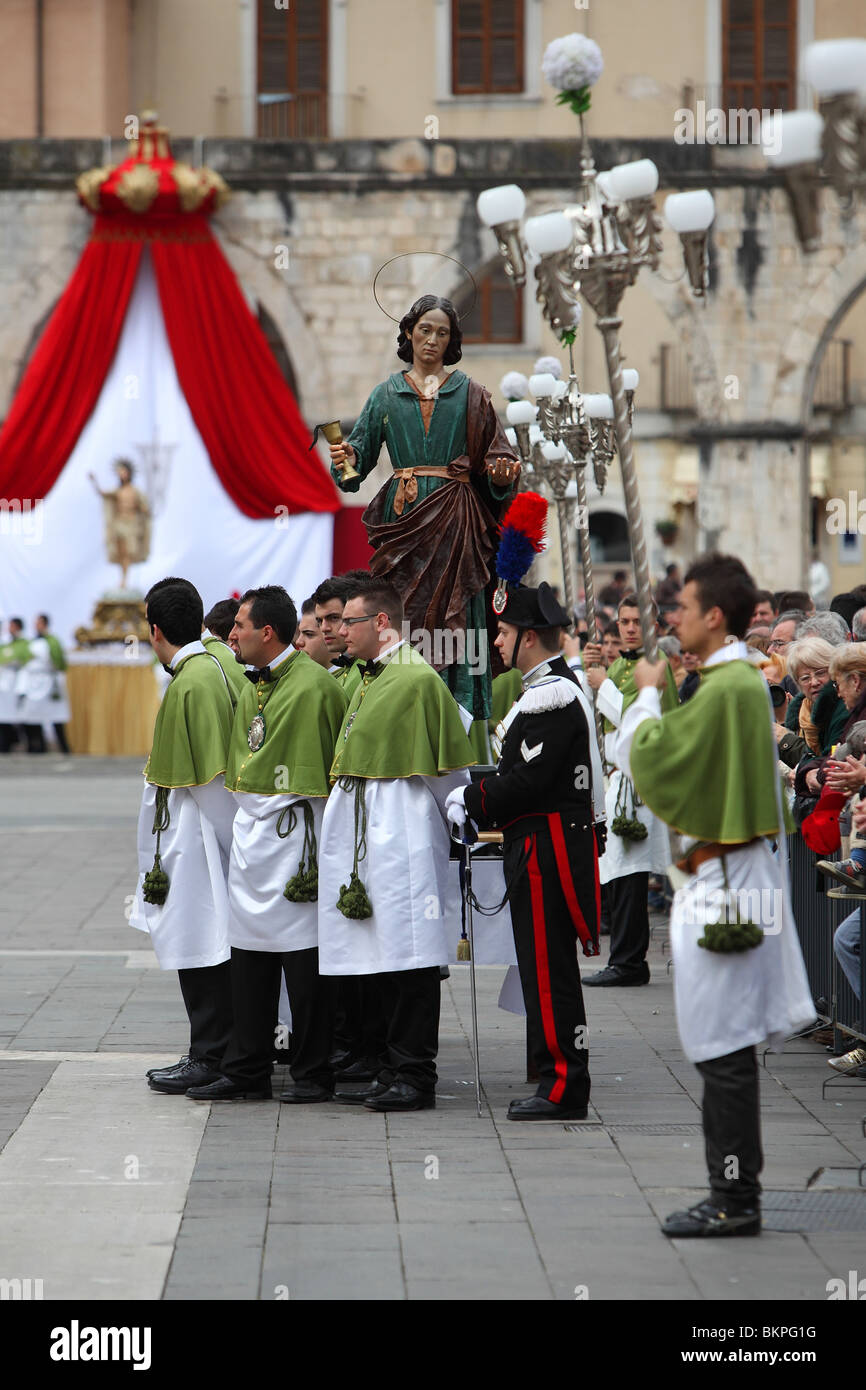 La domenica di Pasqua processione, Sulmona, Abruzzo, Italia Foto Stock