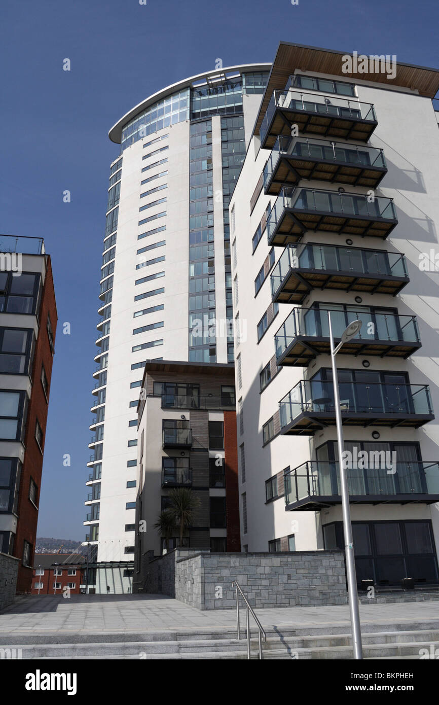 The Tower at Meridian Quay Swansea, Galles, Regno Unito, appartamenti e appartamenti di lusso alti edifici residenziali a torre Foto Stock