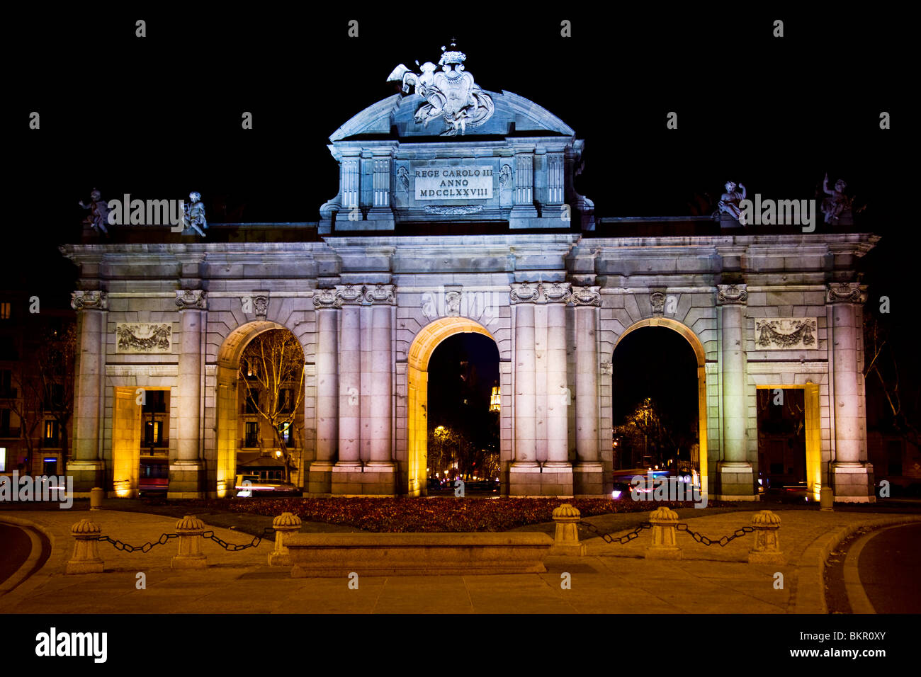Puerta de Alcala sulla Plaza de Independencia a Madrid, Spagna Foto Stock