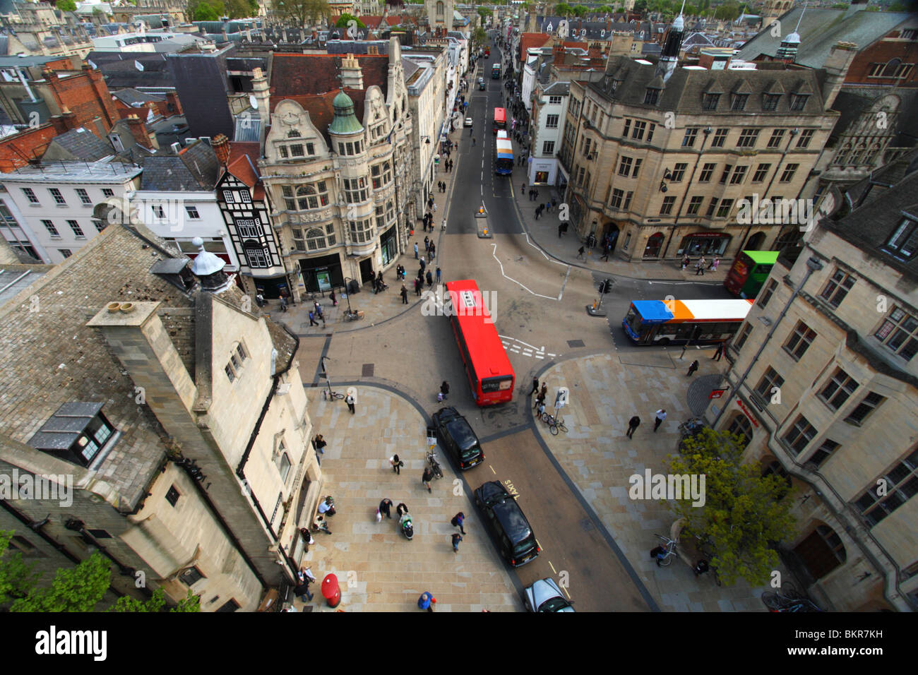 Vista del centro di Oxford dalla torre Carfax, St Martin's Church, Oxford, Oxfordshire, Regno Unito Foto Stock