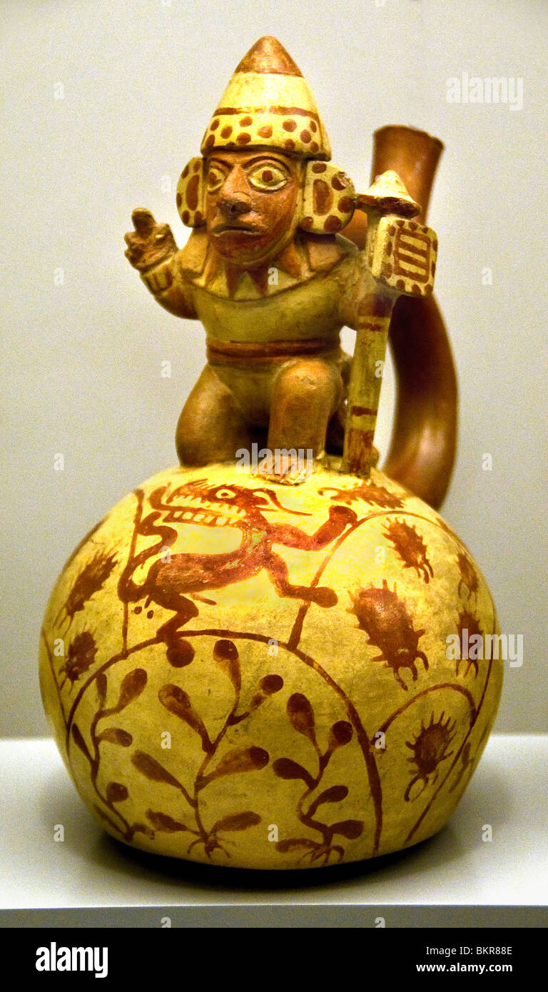Mochica 100 BC 700 Perù vaso Peruviano con la figura di un guerriero Foto Stock