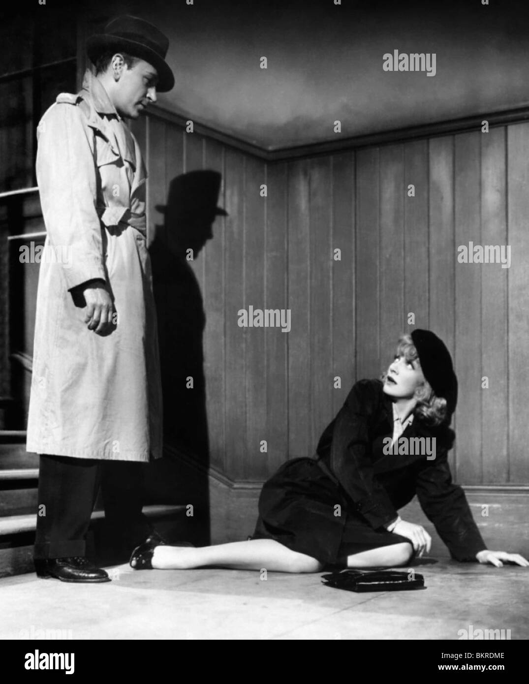 MANPOWER (1941) Marlene Dietrich RAOUL WALSH (DIR) 003 Foto Stock