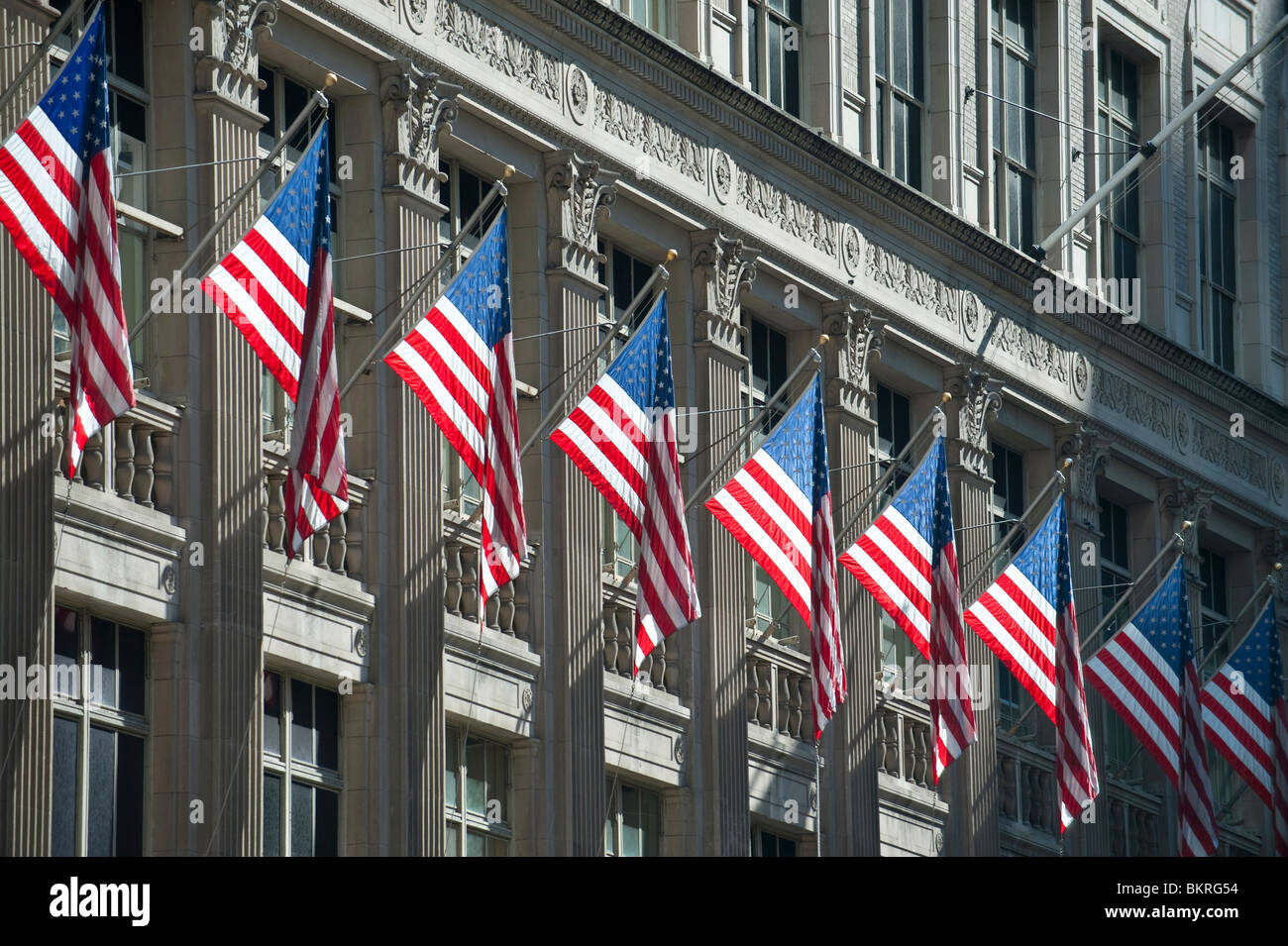 Vista di Saks Fifth Avenue Department Store sulla Quinta Avenue, Manhattan NYC Foto Stock