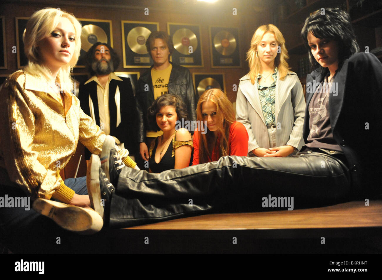 Il RUNAWAYS (2010) Dakota Fanning, Kristen Stewart, SCOUT TAYLOR-Compton, MICHAEL SHANNON, ALIA SHAWKAT FLORIA SIGIMONDI (DIR) Foto Stock