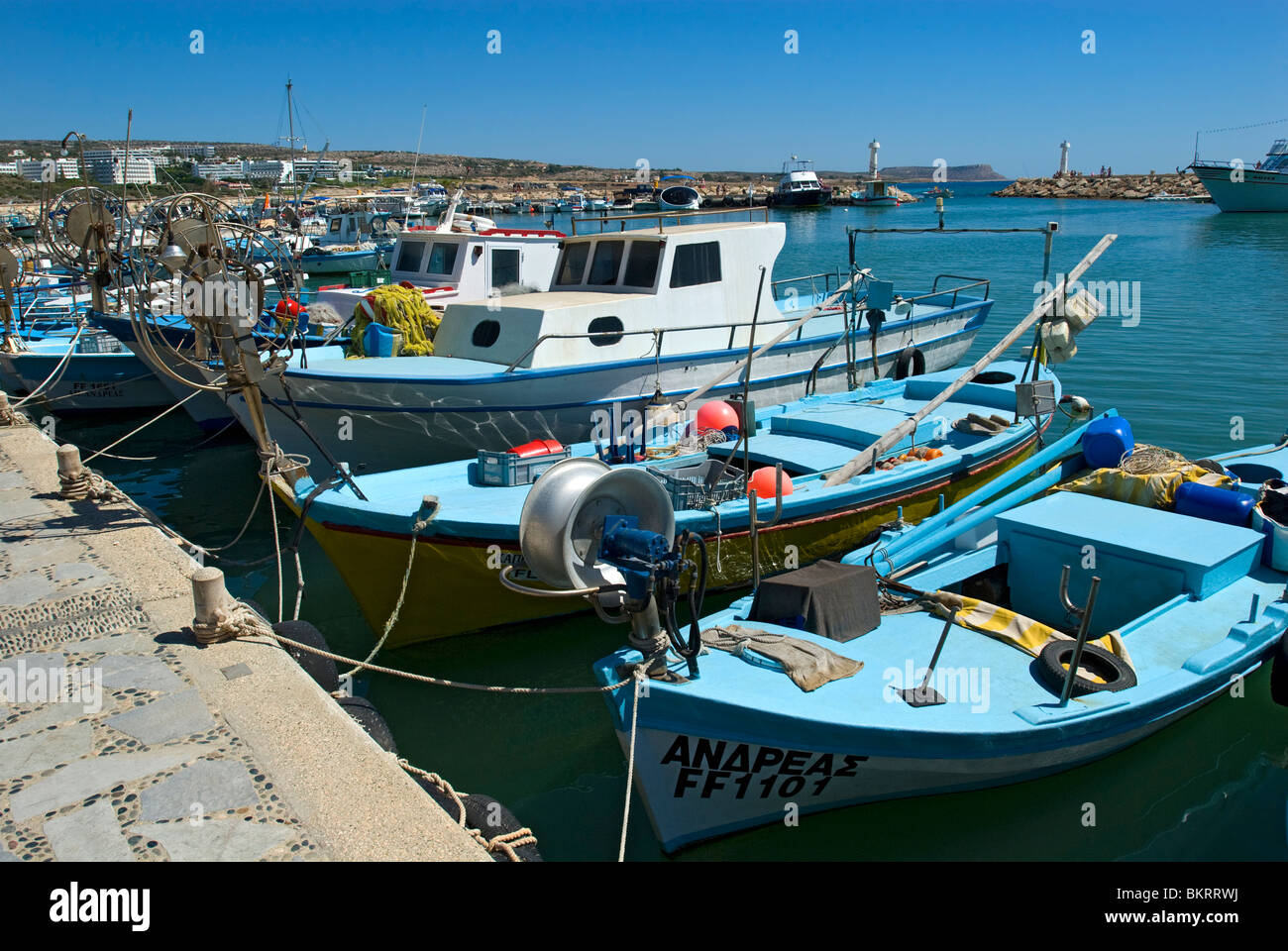 Barche da pesca in porto Liminaki, Ayia Napa, Cipro Foto Stock
