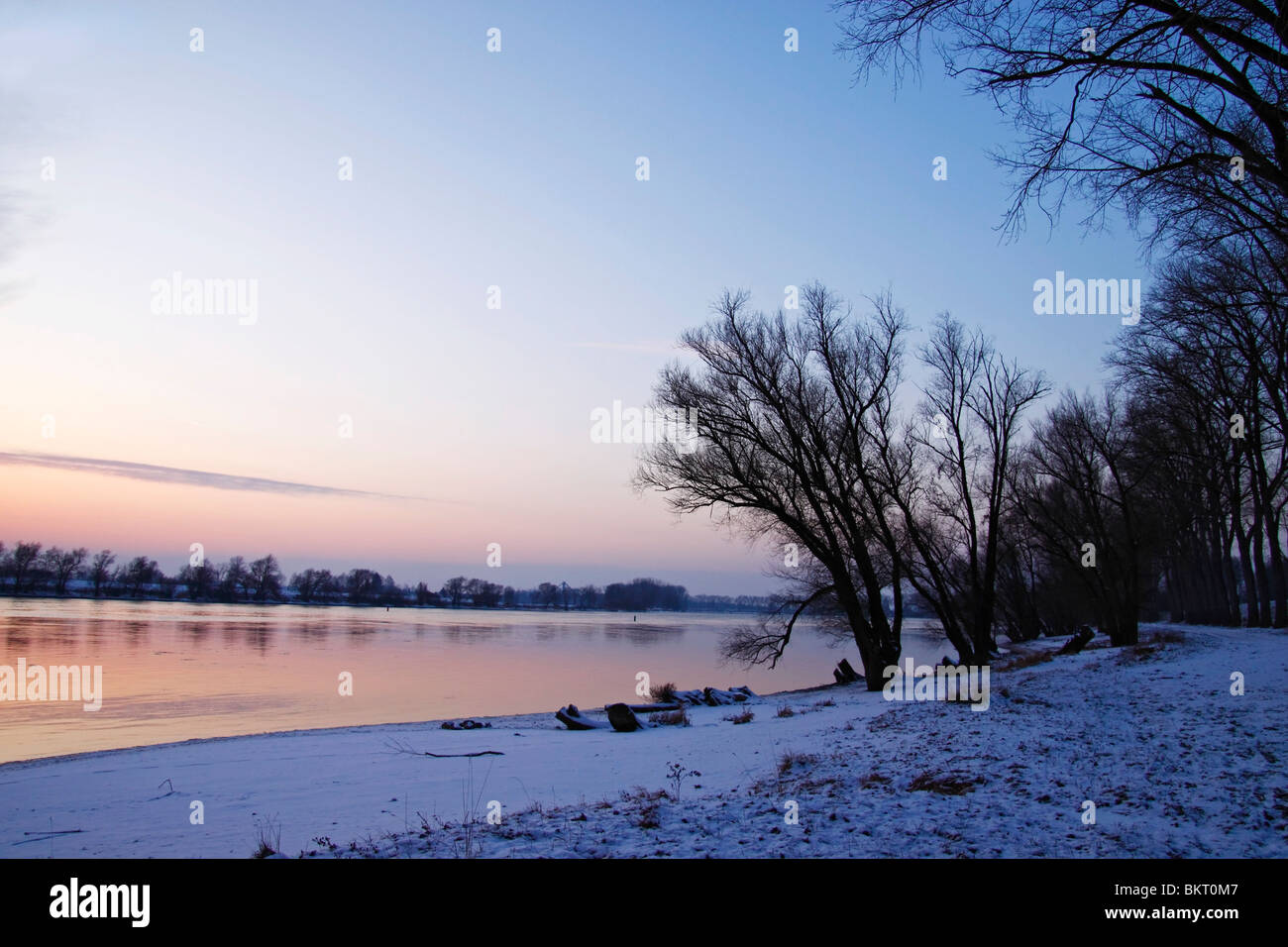 Paesaggio invernale fiume Danubio winterlandschaft an der Donau Foto Stock
