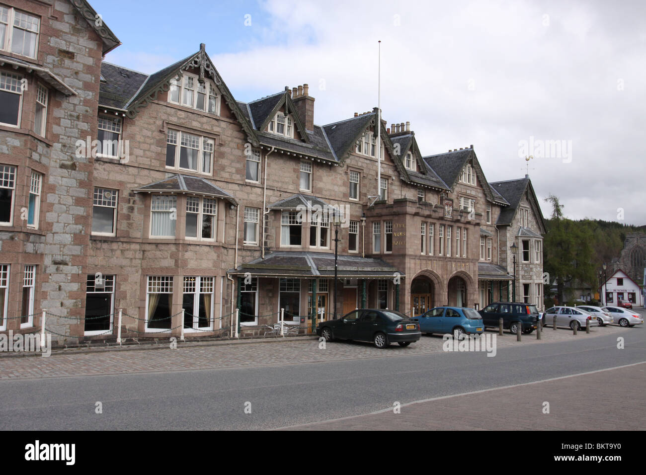 Esterno del Fife arms hotel braemar aberdeenshire scozia maggio 2010 Foto Stock