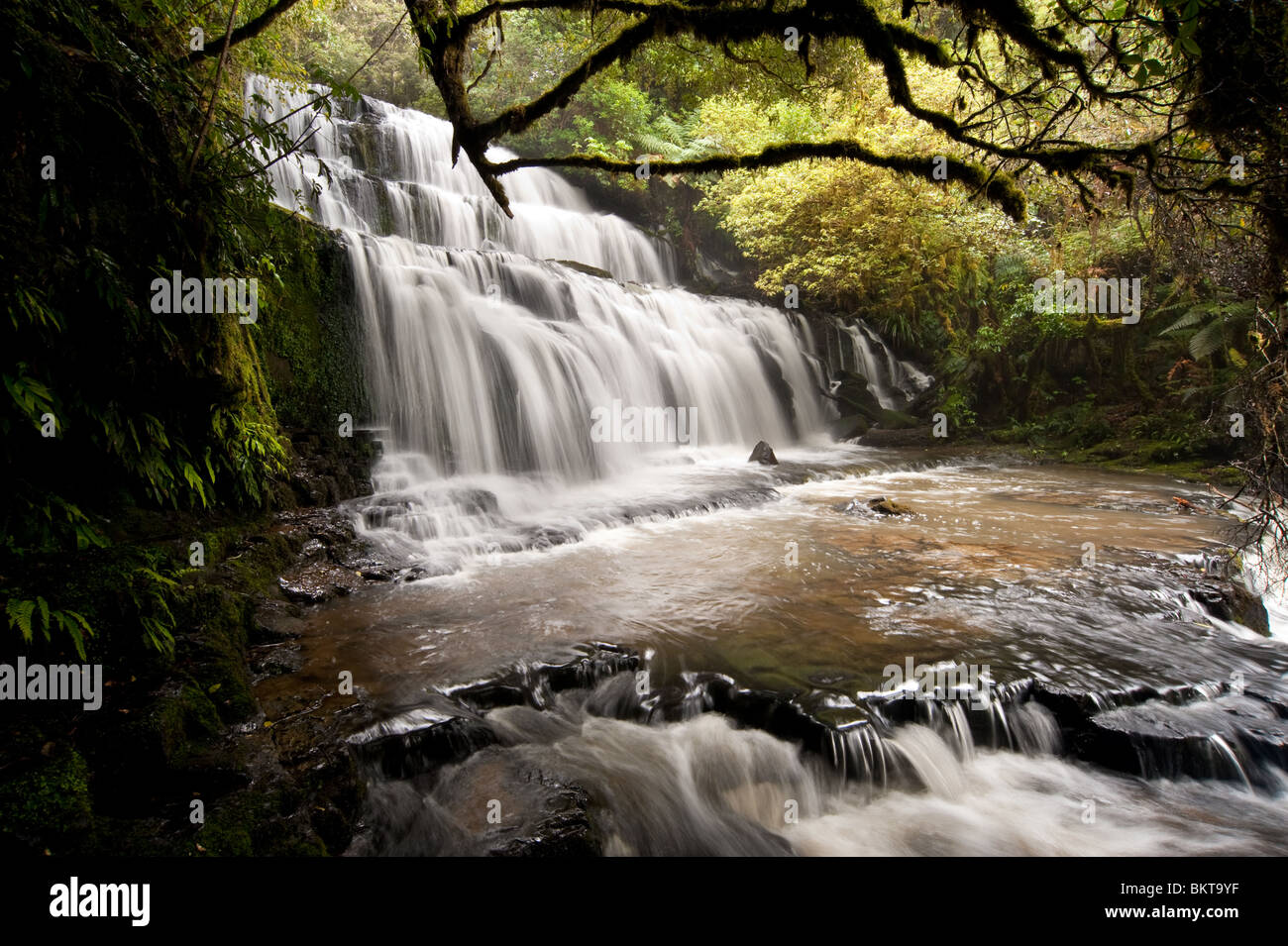 Il Purakaunui Falls, situato nel sud Catlins South Island. Nuova Zelanda Foto Stock
