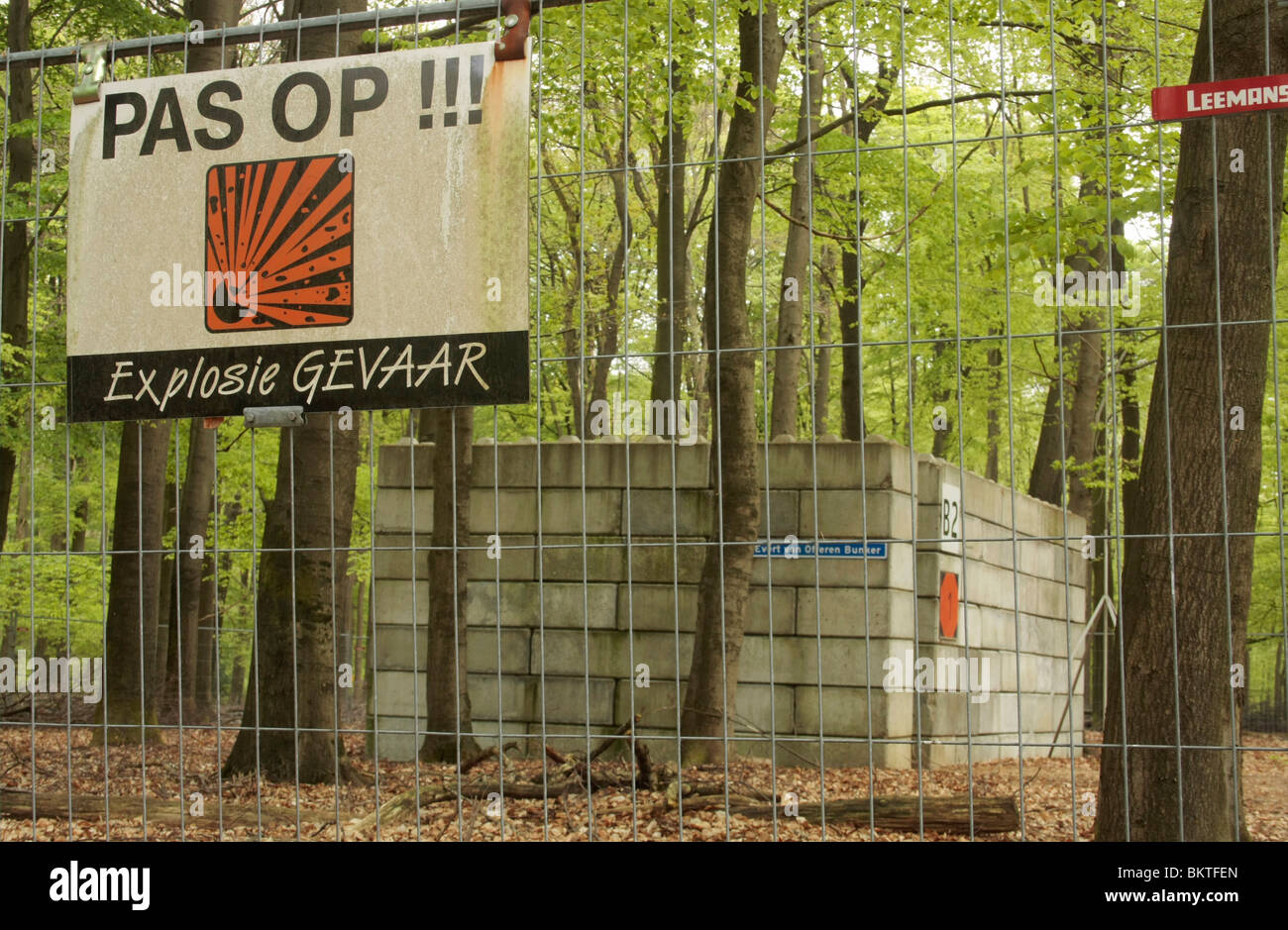 Un ex deposito di munizioni delle forze tedesche è deselezionata per impedire che le sostanze chimiche da rovinare il suolo Foto Stock