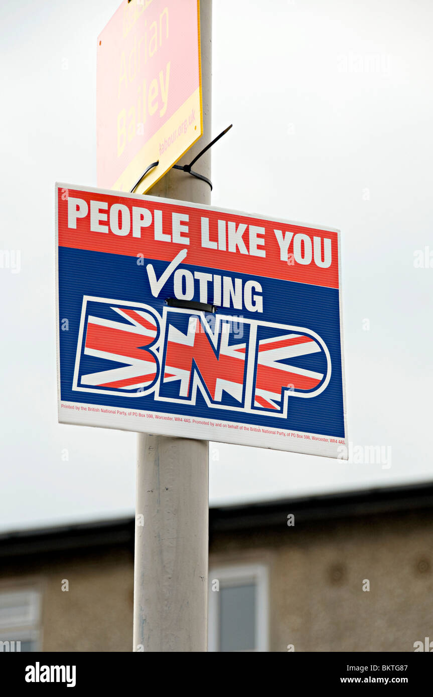 La BNP British National Party voto i segni del Regno Unito le elezioni nazionali il 6 maggio 2010. Il bnp sono una estrema destra razzisti party Foto Stock