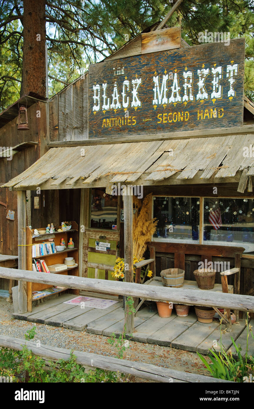 Il mercato nero negozio di antiquariato nel centro storico di città della corsa all'oro di Sumpter, Baker County, Oregon orientale. Foto Stock