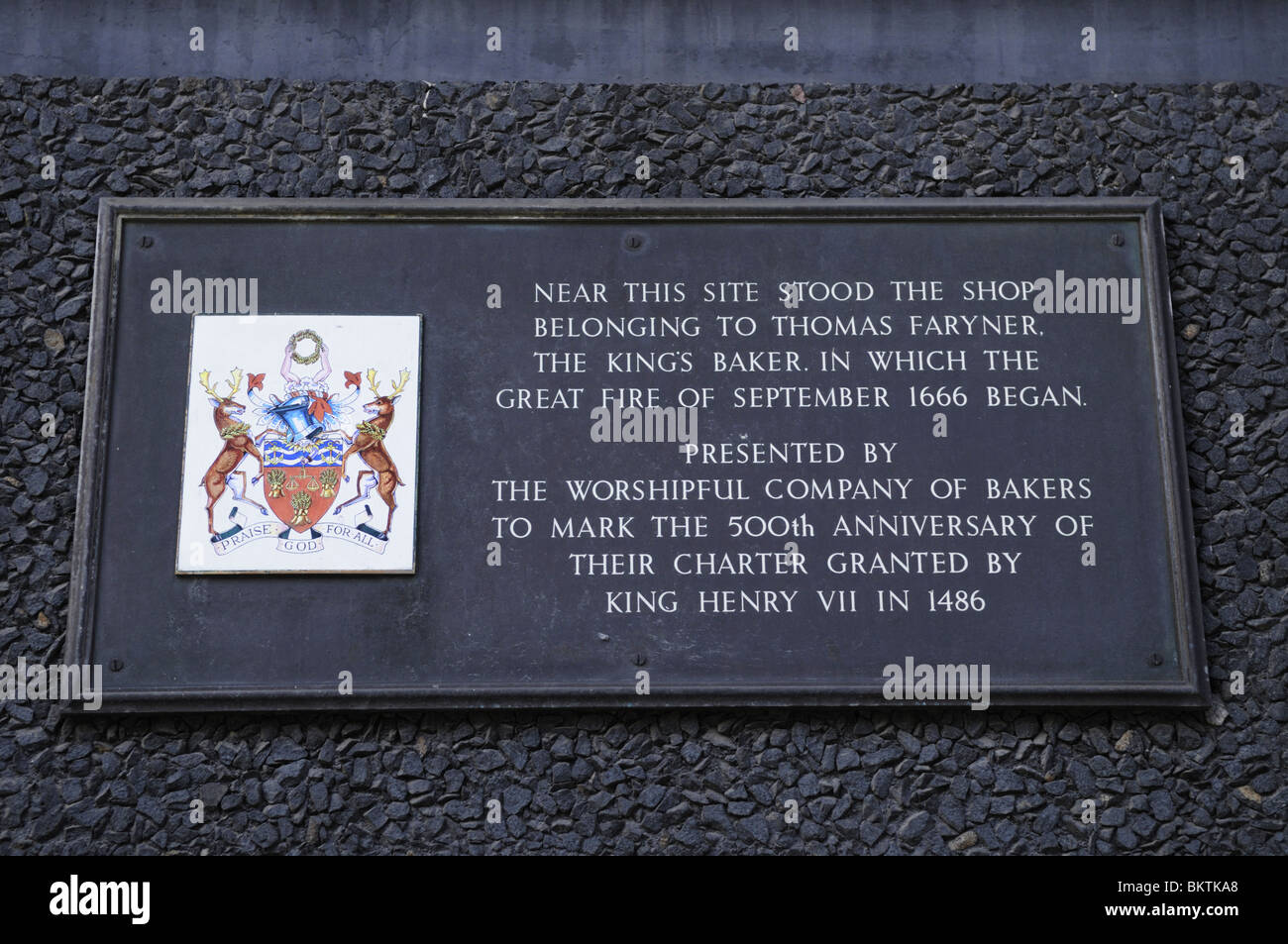 Lapide che ricorda il Grande Incendio di Londra nel 1666, budino Lane, London, England, Regno Unito Foto Stock