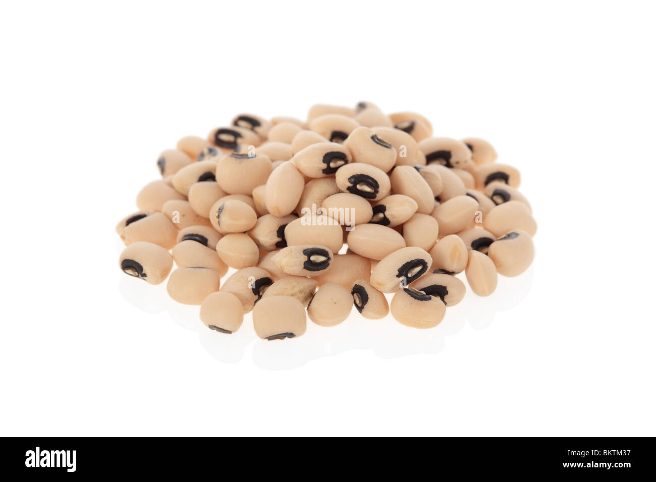 Black Eyed Peas fagioli isolato su uno sfondo bianco Foto Stock