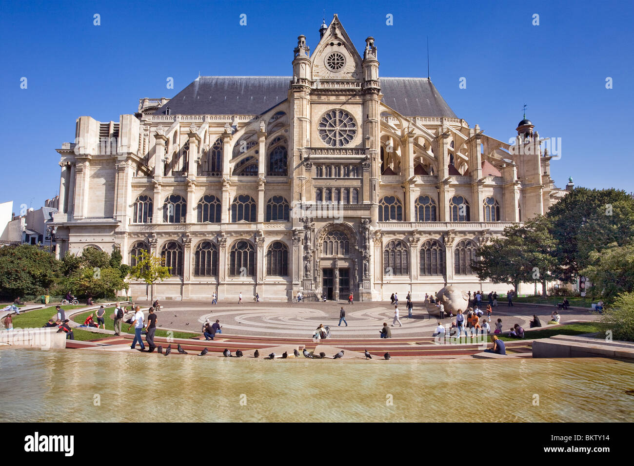 St Eustache con l'ecoute, Parigi, Francia Foto Stock St Eustache con l'ecoute, Parigi, Francia Foto Stock