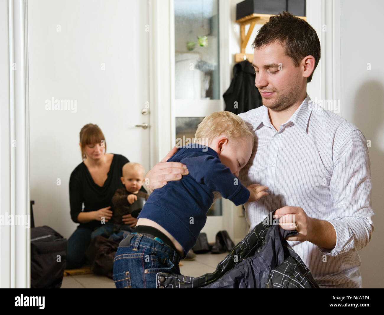 Famiglia ottenere pronto ad andare fuori Foto Stock