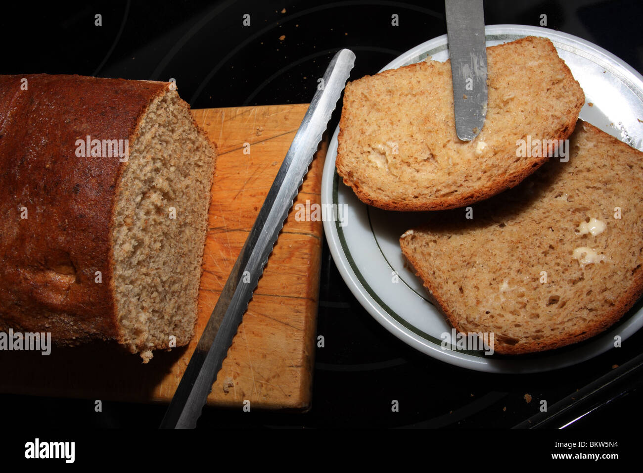 Affettato e piastrate in casa pane integrale. Foto Stock