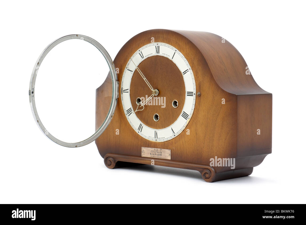 Vintage anni cinquanta Smiths Westminster Chime 8 giorno in legno orologio mantel rilasciato dalla British Rail Regione Occidentale Foto Stock