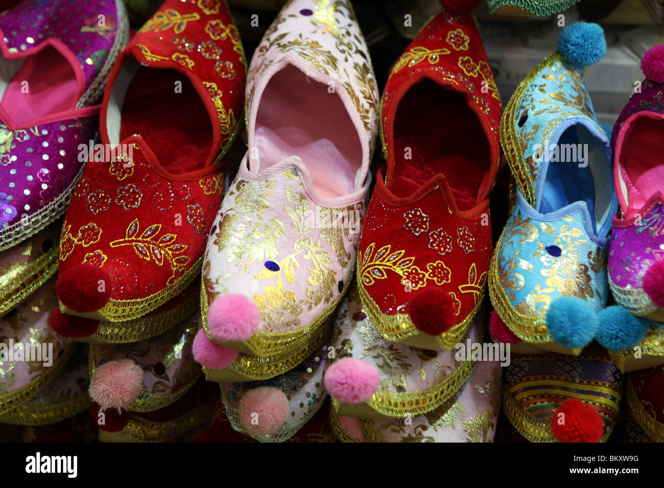 Bagno turco pantofole in Grand Bazaar nella zona centrale di Istanbul, Turchia in Europa. Foto Stock
