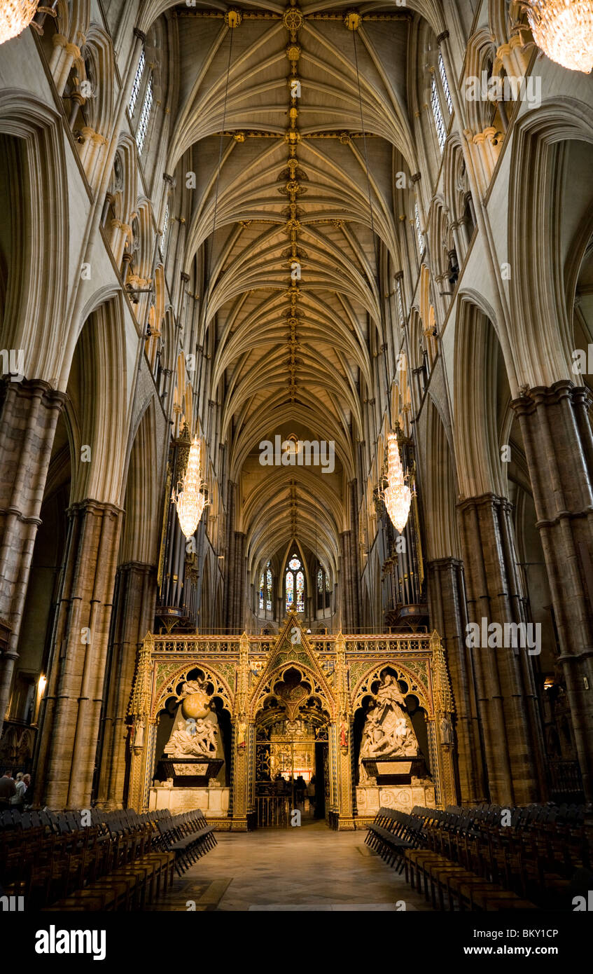 Navata. Galleria d'organo. Coro biombo y Cudiero coro schermo Isaac Newton. La Westminster Abbey: Inghilterra GB UK: en el Reino Unido. Foto Stock