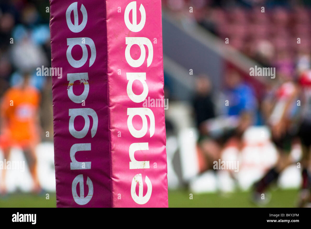 L'imbottitura su un post di rugby durante il gioco Foto Stock