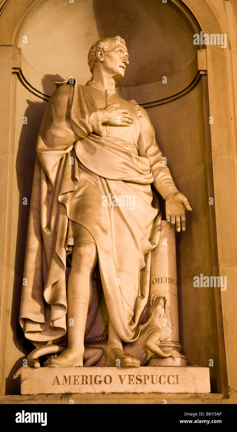 Firenze - Americo Vespucci statua - Galleria degli Uffizi da Gaetano Grazzini. Foto Stock