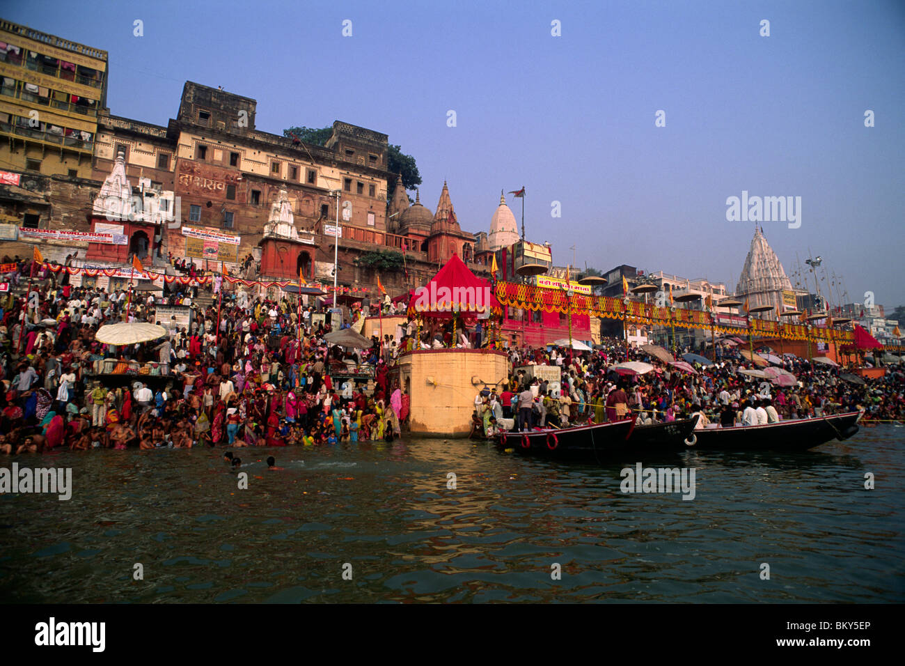 India, Uttar Pradesh, Varanasi, fiume Gange, festival di Kartik Purnima Foto Stock