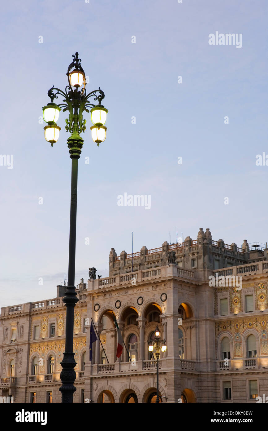 Il Palazzo del Governo sulla Piazza dell'Unita d'Italia, Trieste, Friuli Venezia Giulia, Superiore Italia, Italia Foto Stock