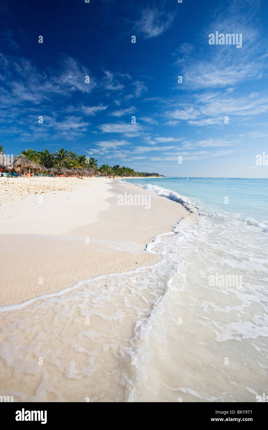 : Il Mamitas Beach Club spiaggia di Playa del Carmen, Stato di Quintana Roo, Penisola dello Yucatan, Messico Foto Stock
