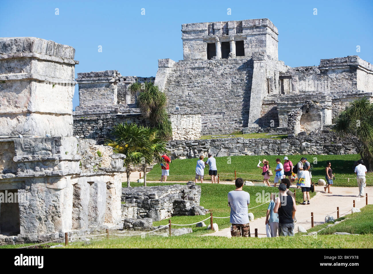 Tempio maya rovina a Tulum, Stato di Quintana Roo, Penisola dello Yucatan, Messico Foto Stock