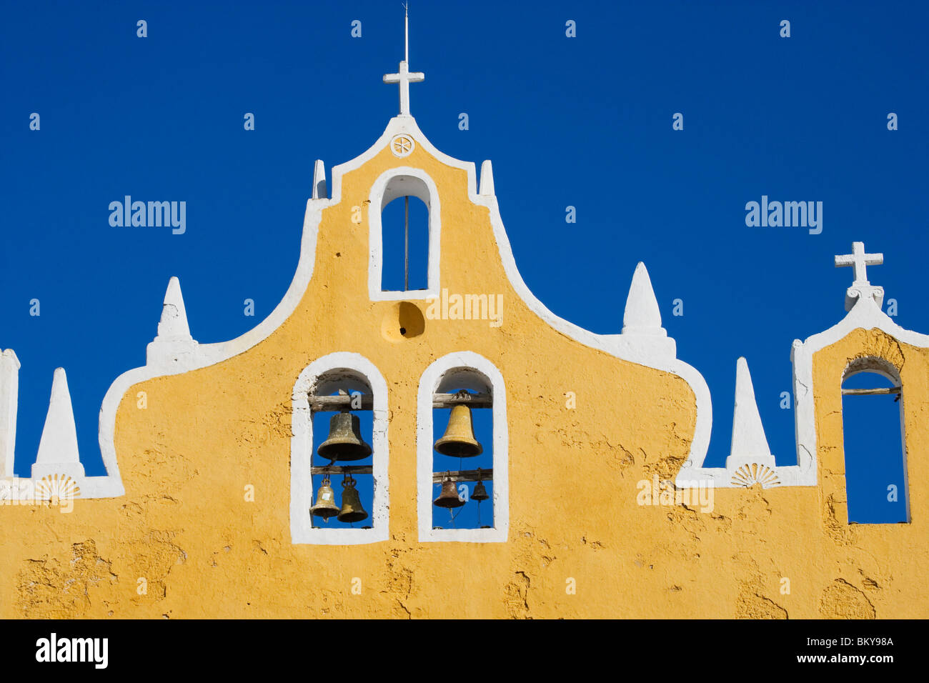 San Antonio di Padova è un monastero francescano costruito con pietre prese da una piramide, stato dello Yucatan, Penisola dello Yucatan, Mex Foto Stock