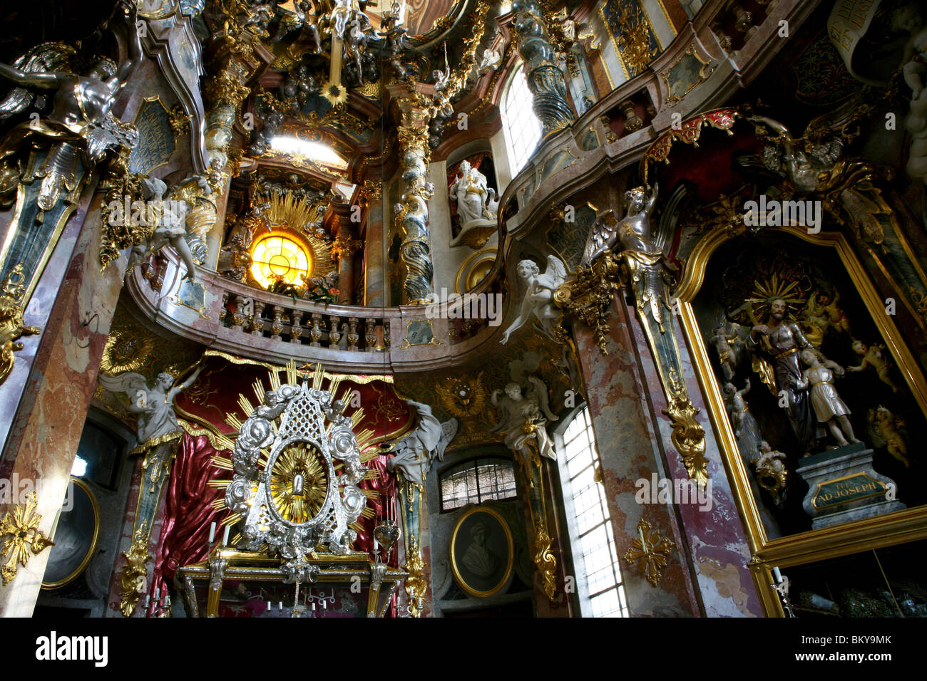 All'interno dell'ASAM chiesa di St. Johann Nepomuk, Monaco di Baviera, Germania Foto Stock