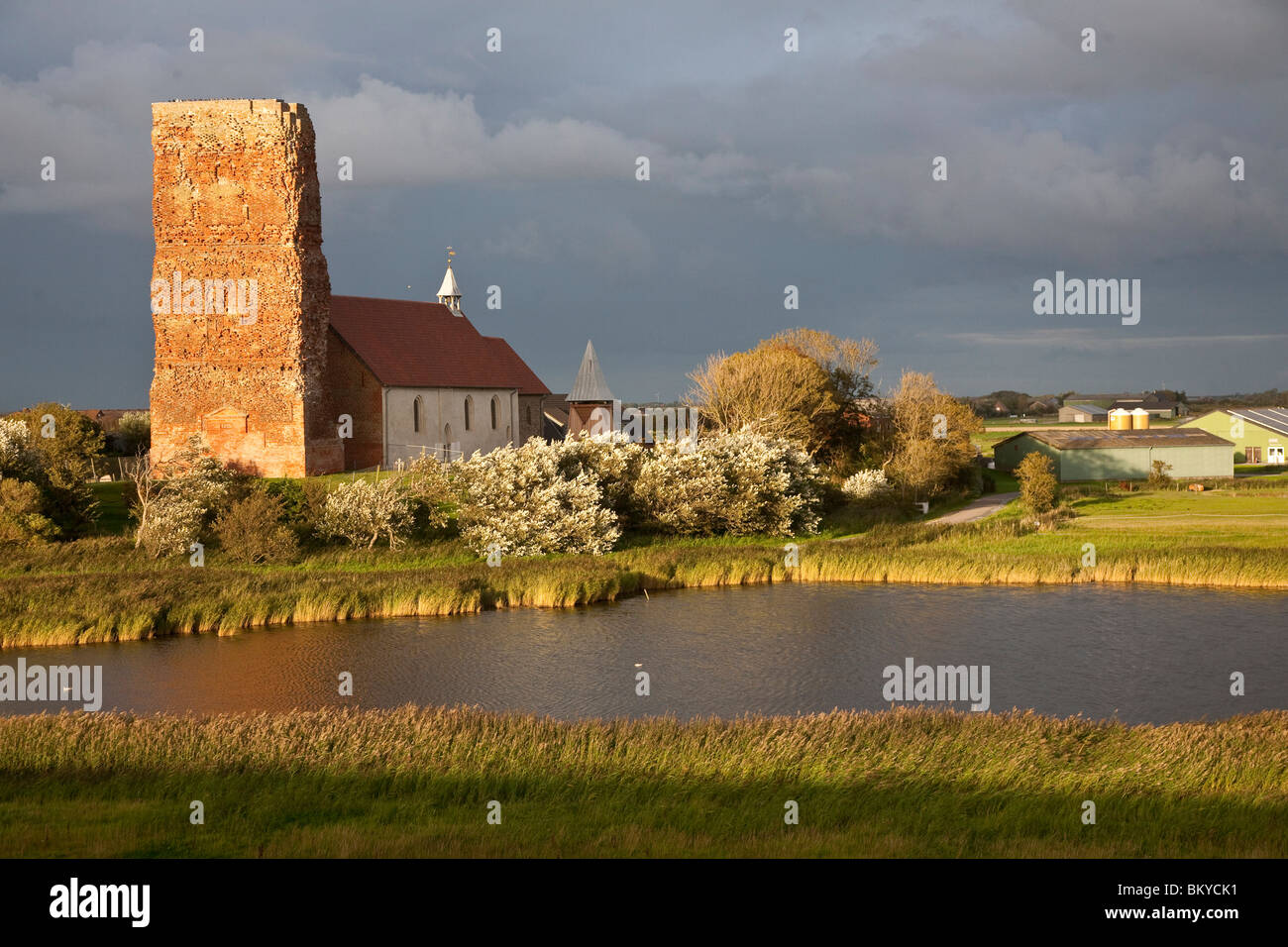 Vecchia Chiesa del nostro Salvatore, Alte Kirche, isola di Pellworm, Schleswig-Holstein, Germania Foto Stock