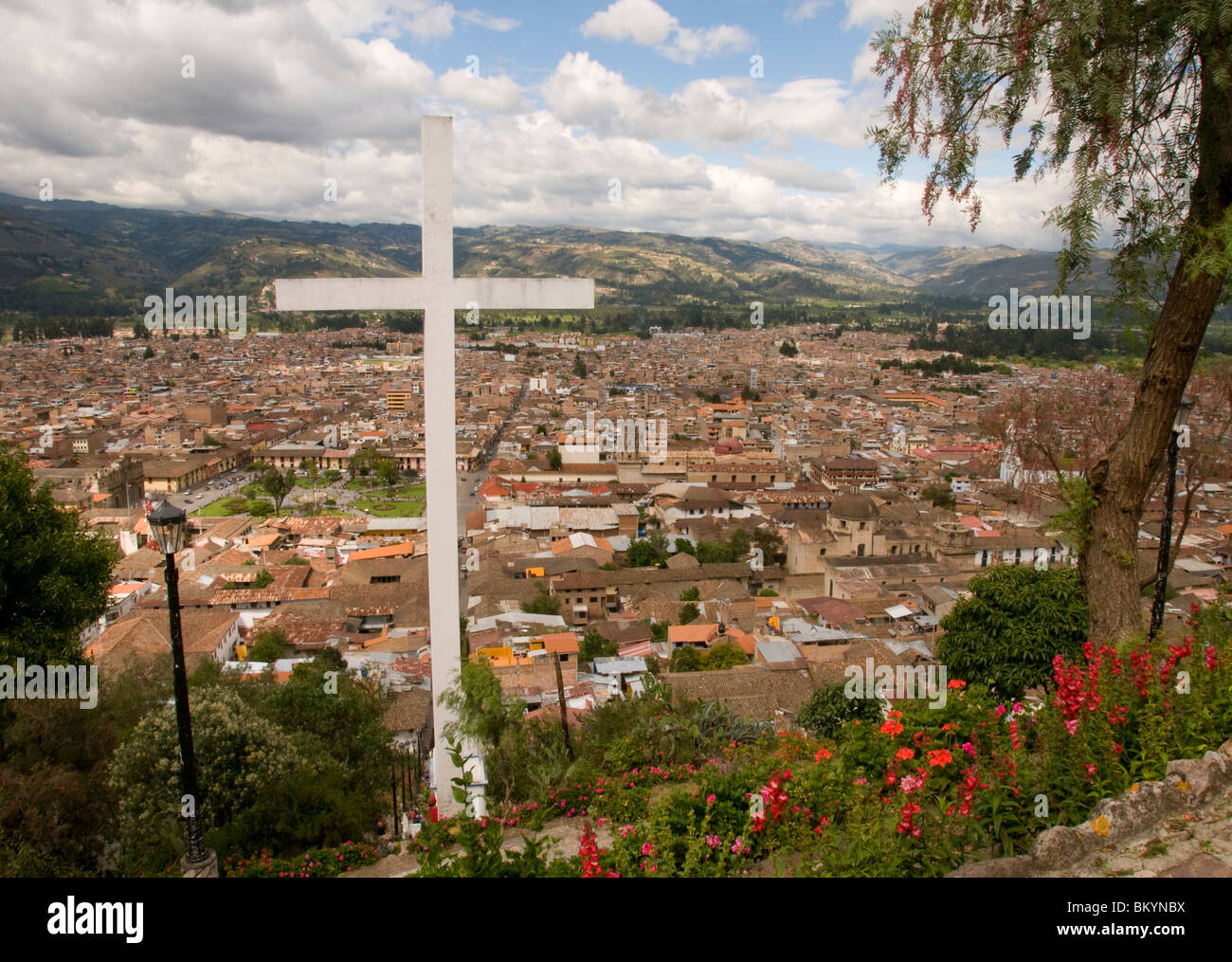 Vista della città di Cajamarca Perù Foto Stock
