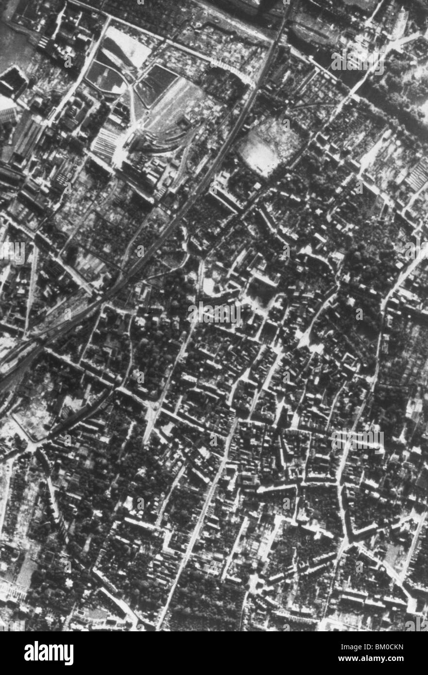 La II guerra mondiale (1939-1945). Il bombardamento di Germania (novembre 1944). Foto Stock