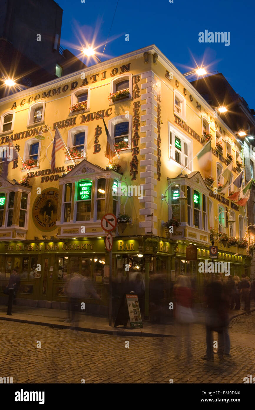 Il Oliver St John Gogarty pub Temple Bar di Dublino, Irlanda Foto Stock