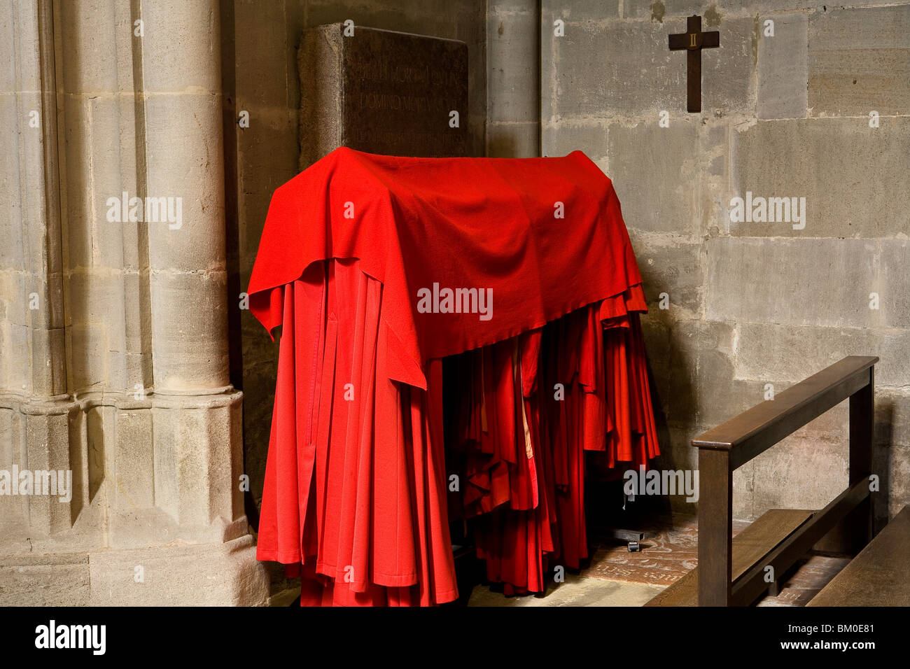 Vista interna del Heilig Kreuz Muenster in Schwaebisch Gmuend, Baden-Wuerttemberg, Germania, Europa Foto Stock