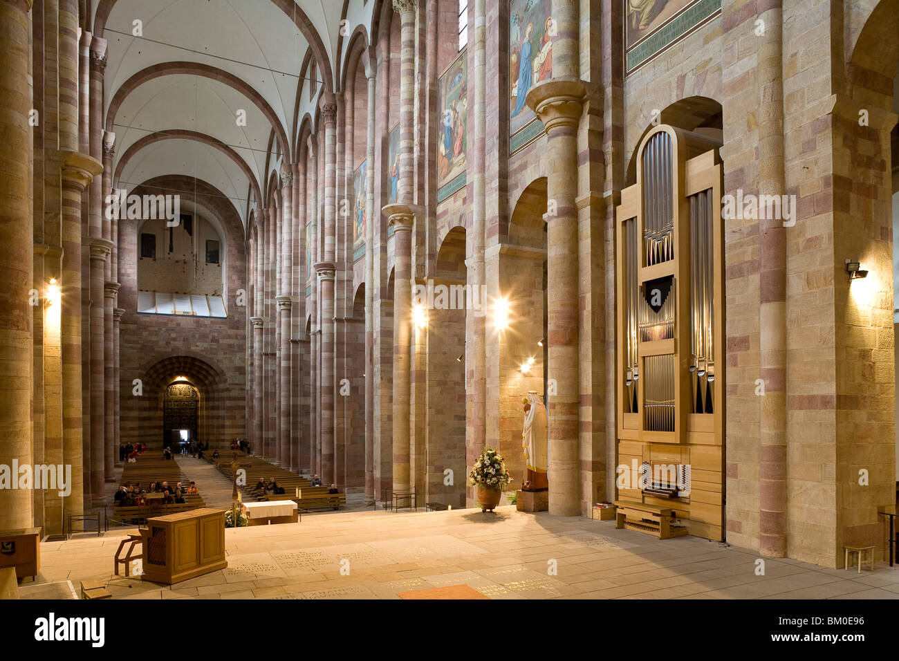 Vista interna della Cattedrale di Speyer, Imperial Basilica Cattedrale dell Assunzione e St Stephen, patrimonio culturale dell'UNESCO, Foto Stock