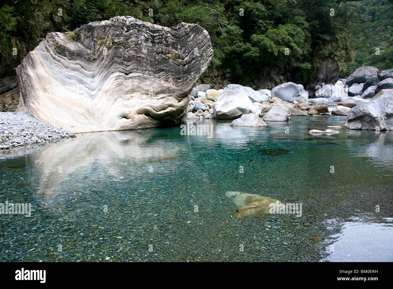 Riverbed e rocce a Taroko Gorge a Taroko National Park, Marble Canyon, fiume Liwu, Tienhsiang, Tianxiang, Repubblica di ch Foto Stock