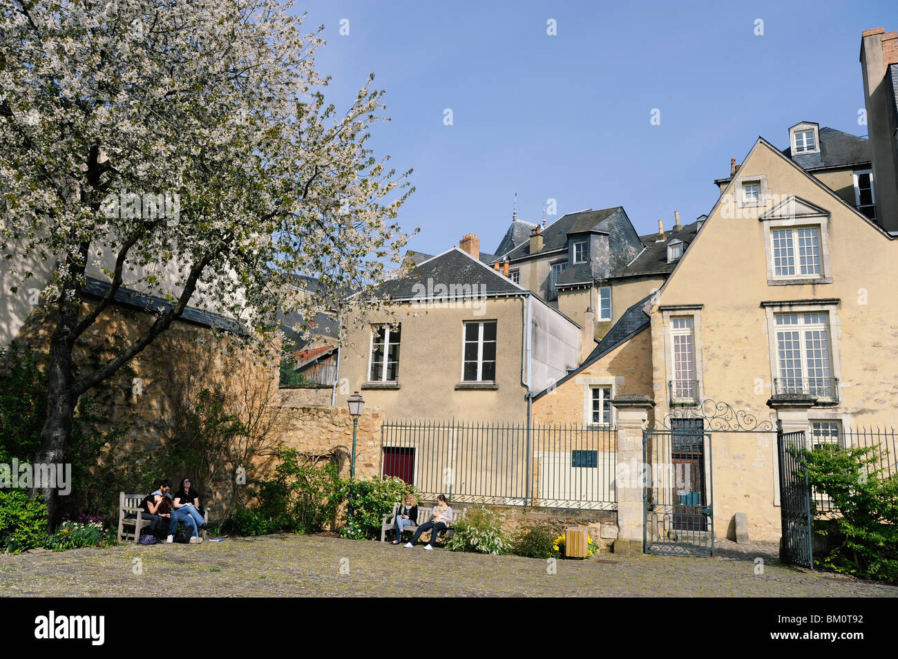 Esplanade du Bicentenaire Plantagenet nella città vecchia di Le Mans, Sarthe, Francia Foto Stock