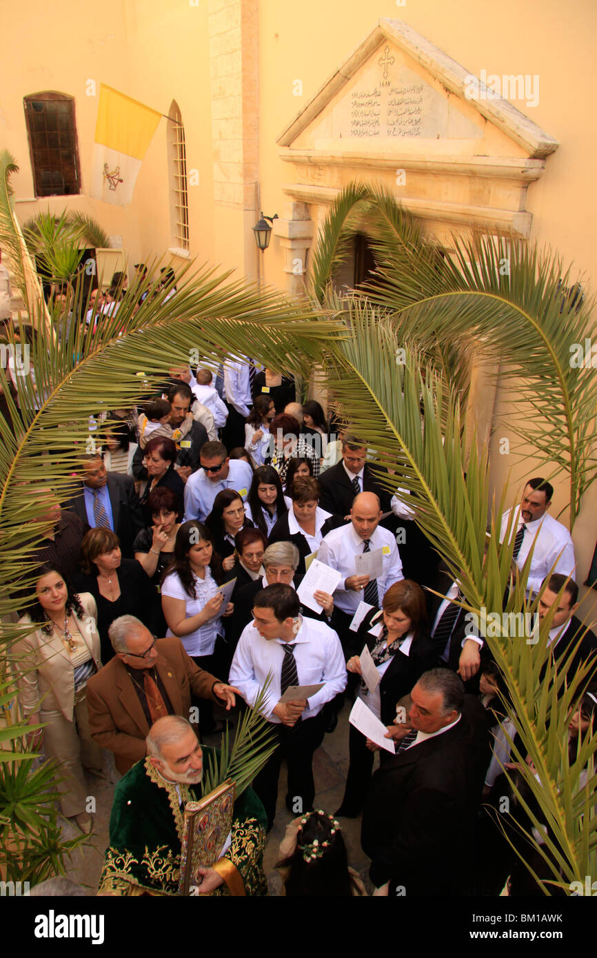 Israele, Nazaret, Abouna Emile Shoufani presso la Chiesa greco-cattolica per la domenica delle Palme Foto Stock